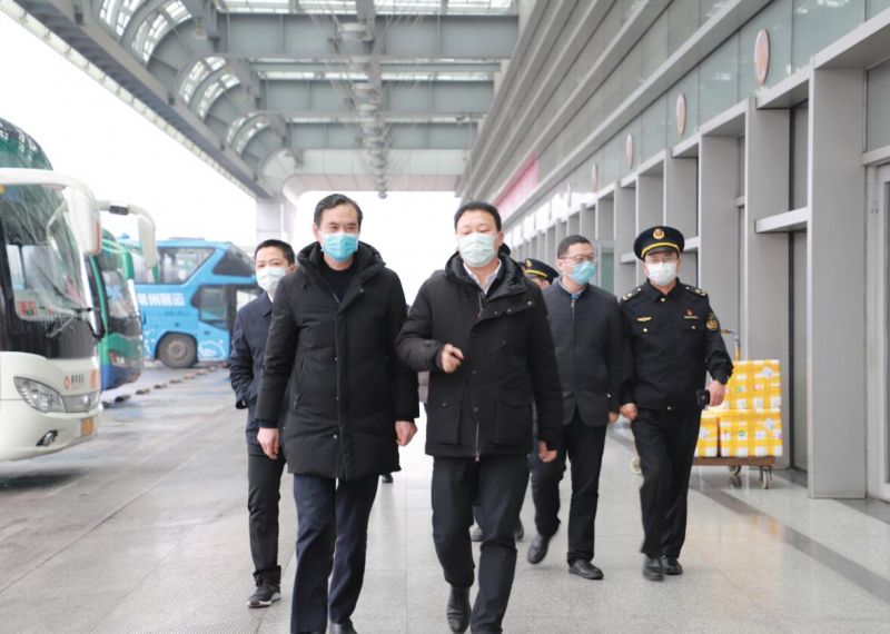 局領(lǐng)導至常州汽車站開展節(jié)前一線服務(wù)窗口走訪和安全、防疫督查